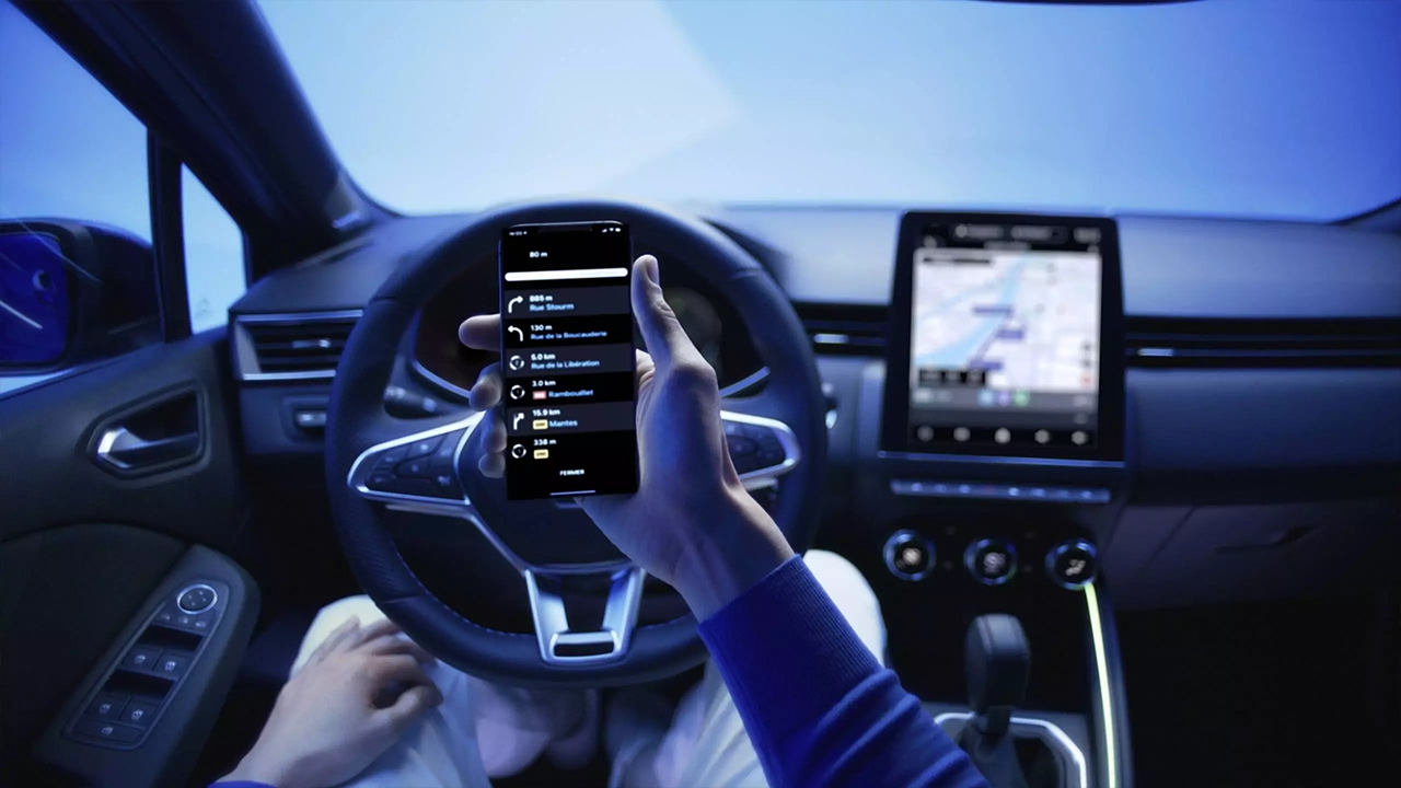 tehnologie-si-conectivitate-noul-clio