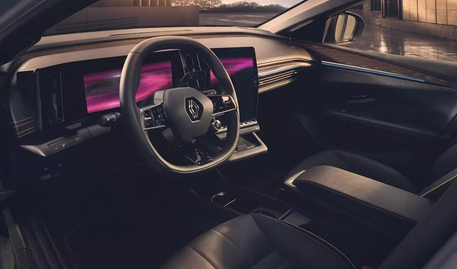 renault-megane-e-tech-electric-interior-bord