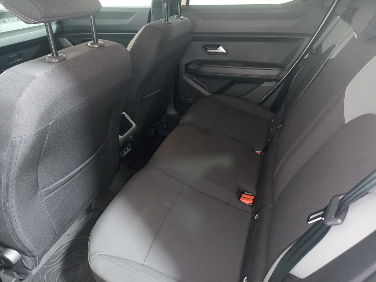 Dacia Duster Extreme TCE Mild Hybrid 130 CP 4x4