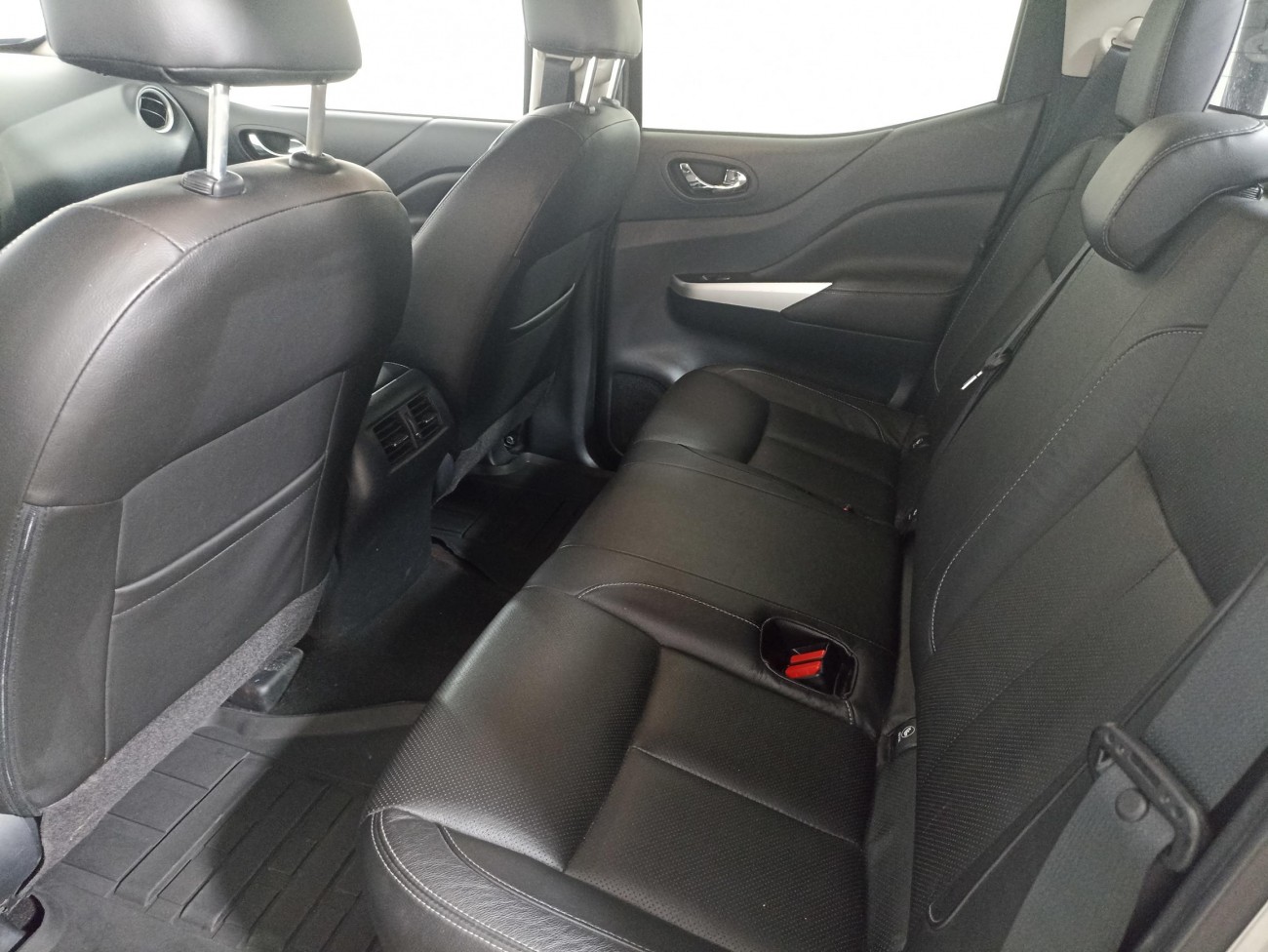 NISSAN NAVARA 2.3 DCI 190 CP 4x4