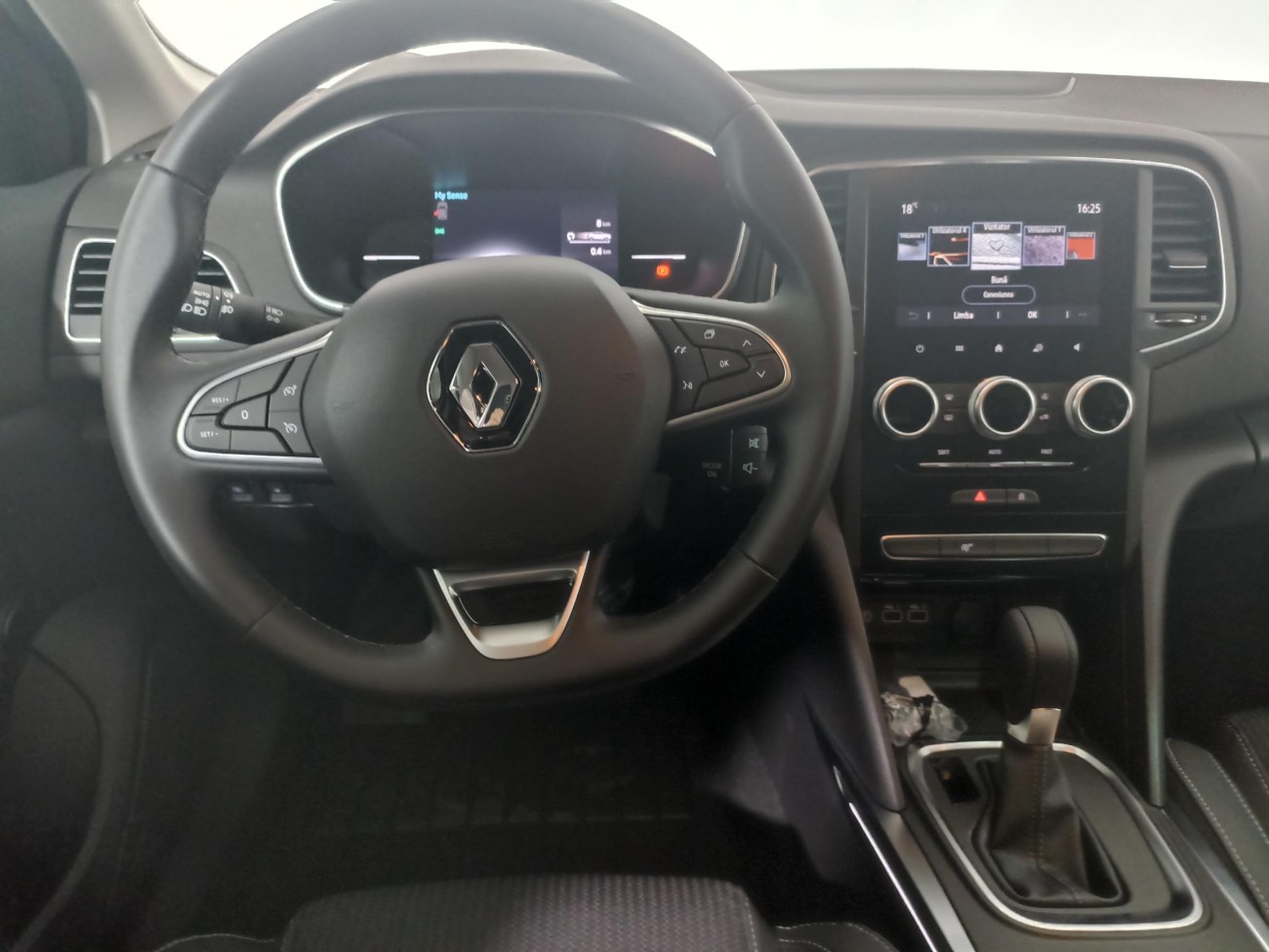 RENAULT Megane Sedan techno TCe 140 GPF EDC, Masina NOUA