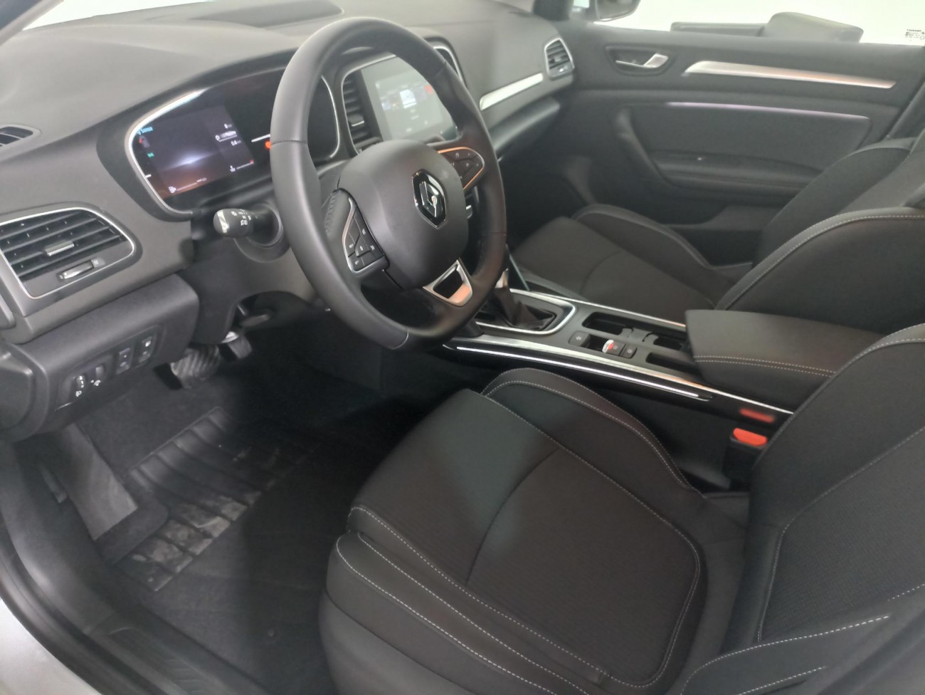 RENAULT Megane Sedan techno TCe 140 GPF EDC, Masina NOUA