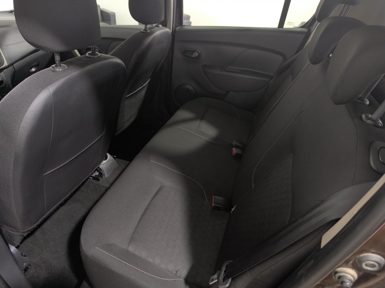 Dacia Sandero 1.5 DCI 90 CP, cutie automata