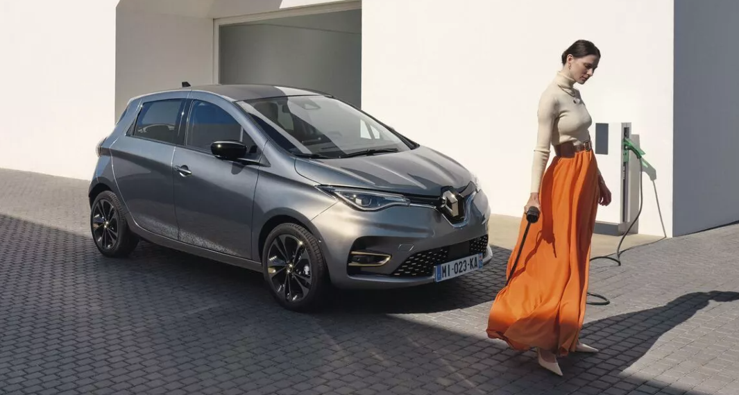 Zoe E-Tech electric 