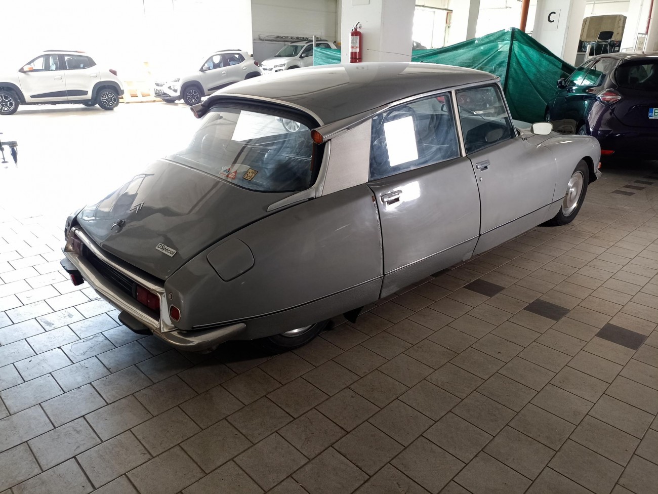 Citroen DS, motorizare 2.0 90 CP