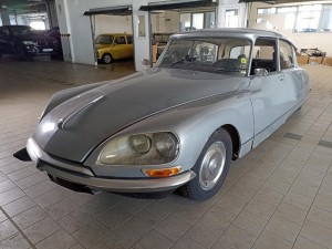 Citroen DS, motorizare 2.0 90 CP