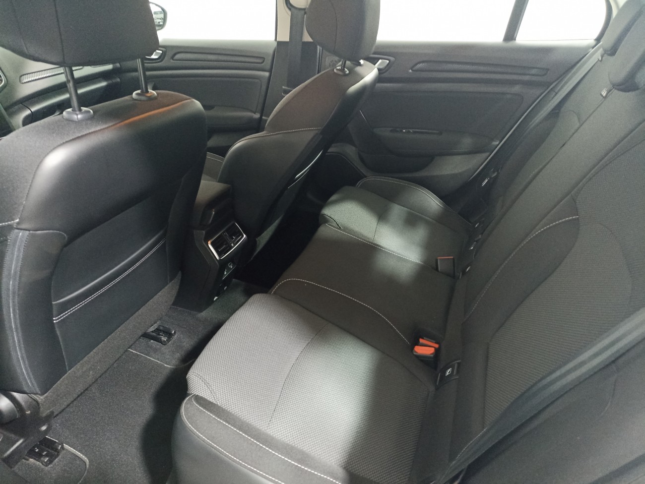 Renault Megane 1.3 TCE 140 CP Sedan Zen