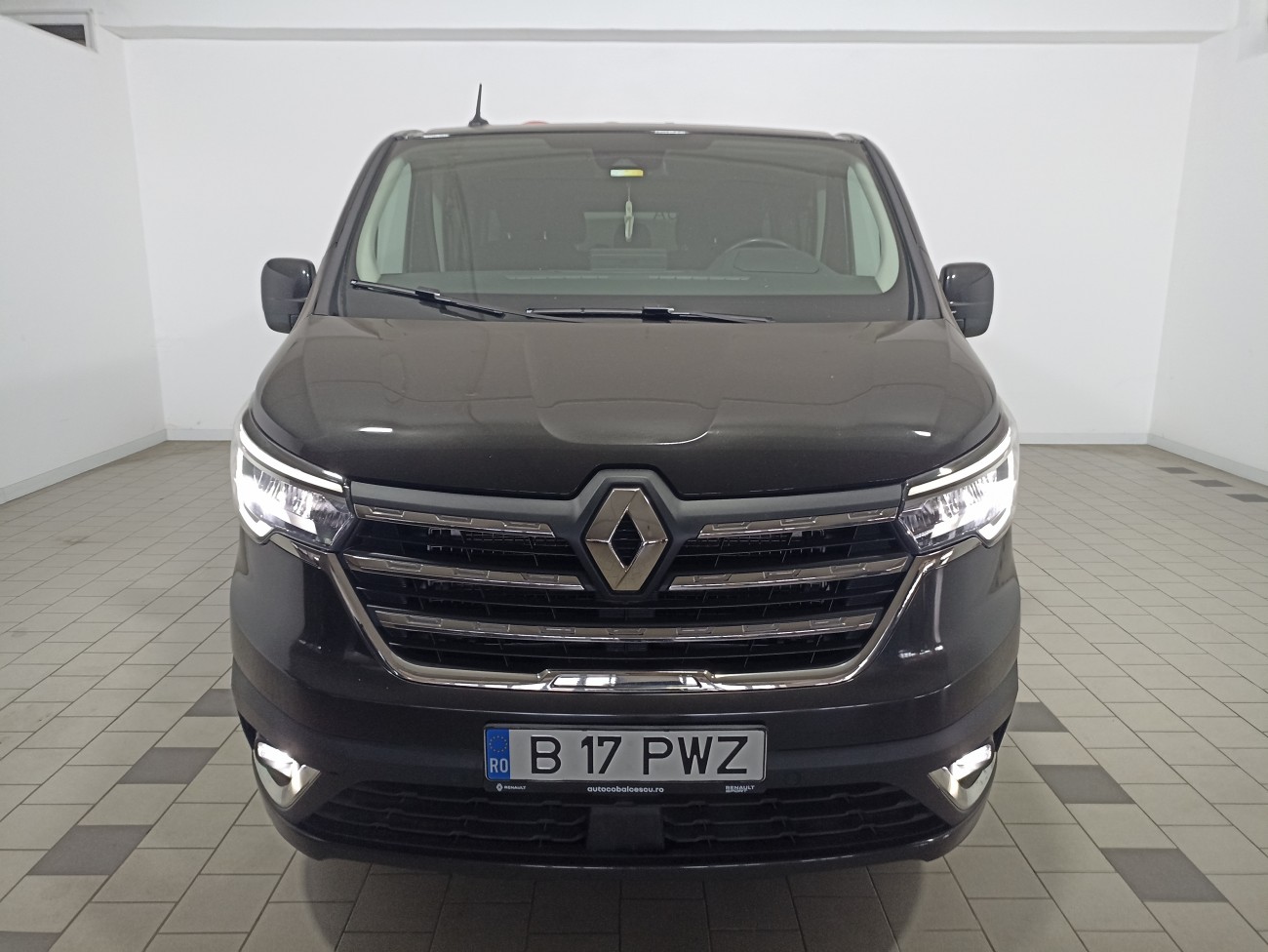 Renault Trafic SpaceClass 2.0 dCi 170 CP | EDC | 7 Locuri VIP | Scaune Rotative | Full LED