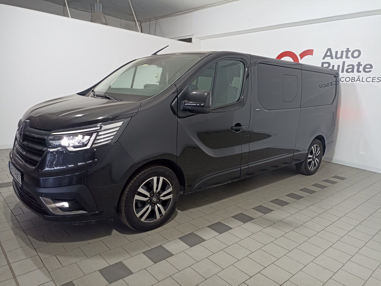 Renault Trafic SpaceClass 2.0 dCi 170 CP | EDC | 7 Locuri VIP | Scaune Rotative | Full LED