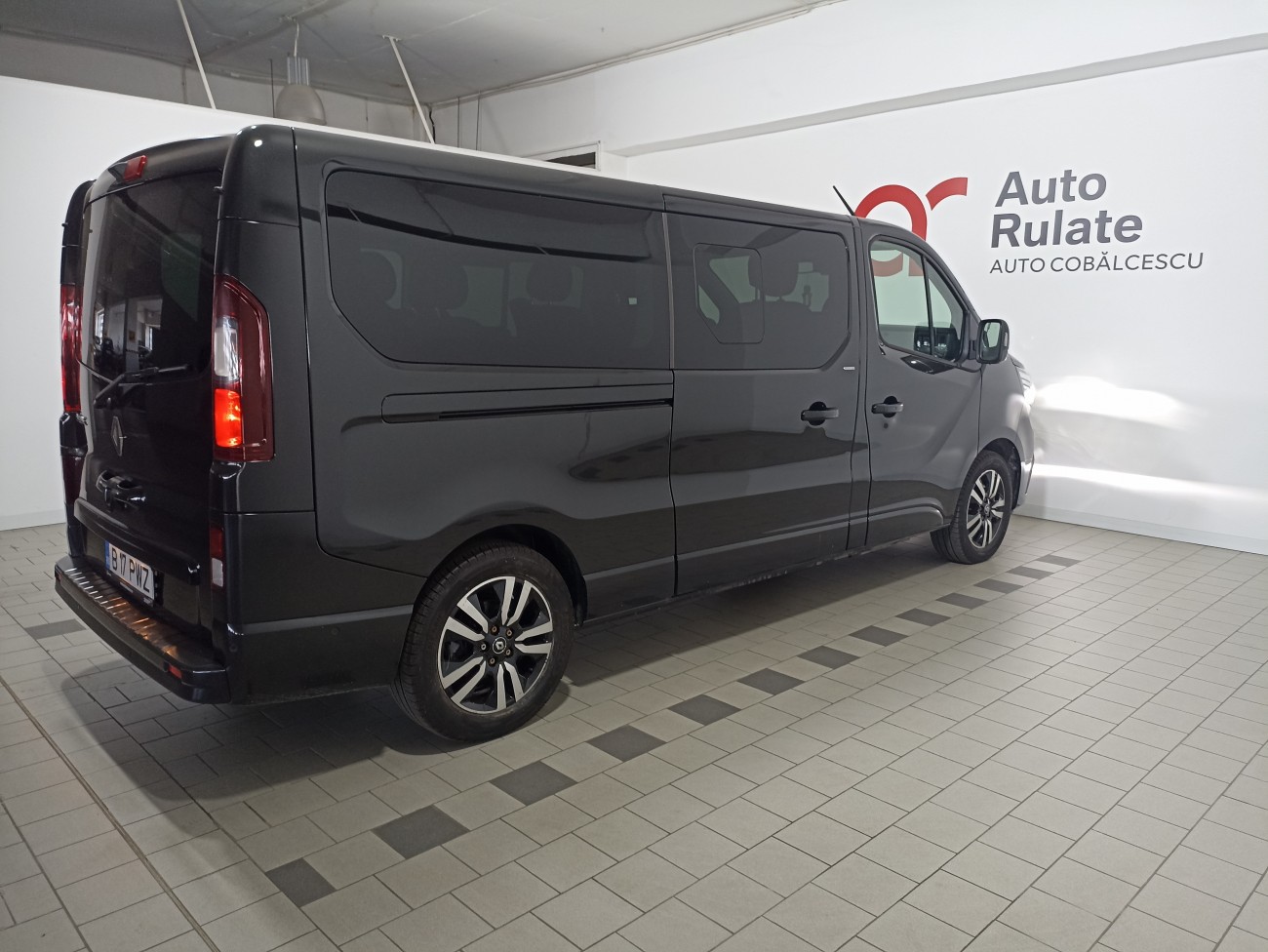 Renault Trafic SpaceClass 2.0 dCi 170 CP | EDC | 7 Locuri VIP | Scaune Rotative | Full LED