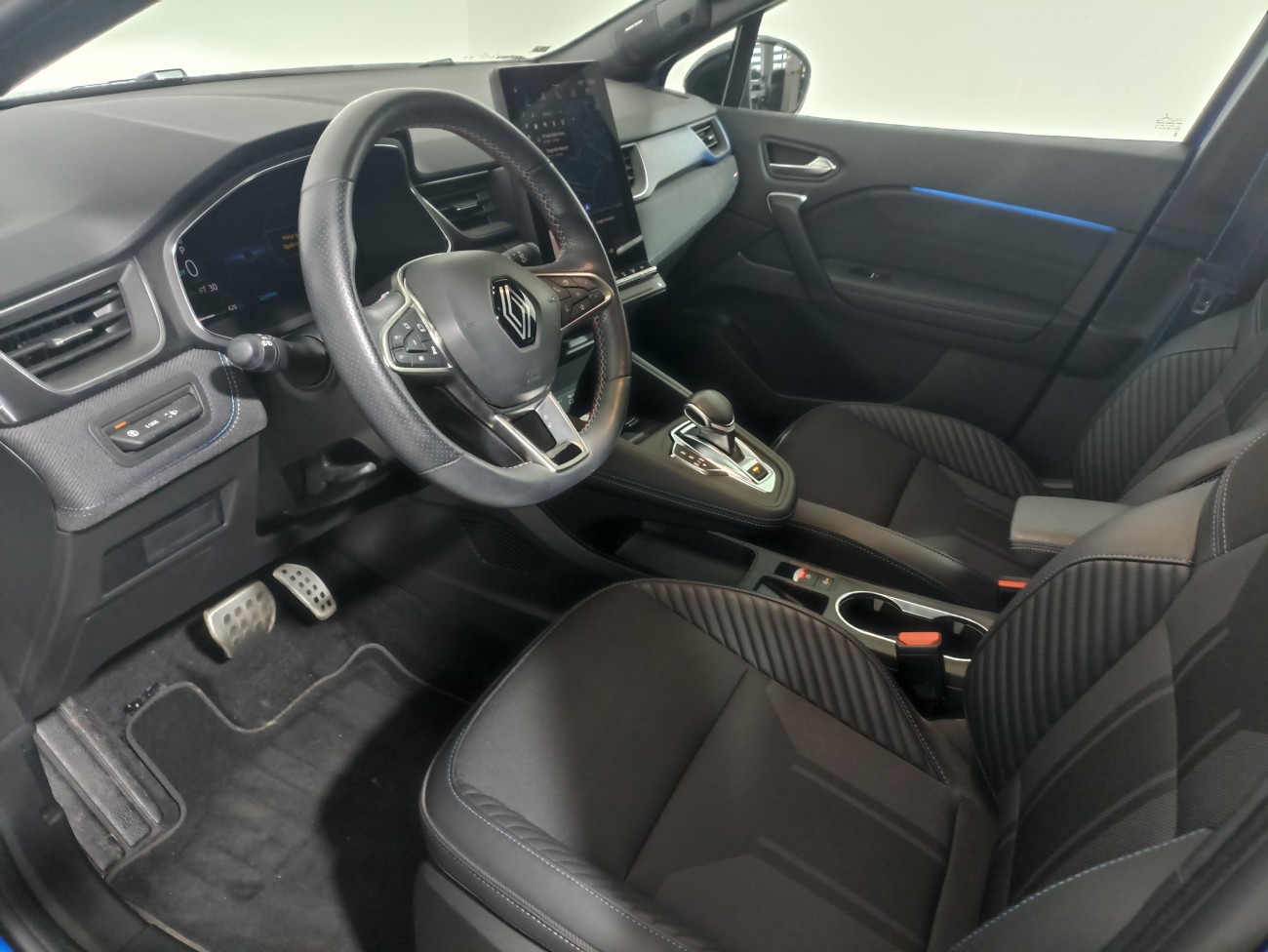 Renault Captur Espirit Alpline E-Tech Full Hybrid 145 CP Renault Captur Espirit Alpline E-Tech Full Hybrid 145 CP