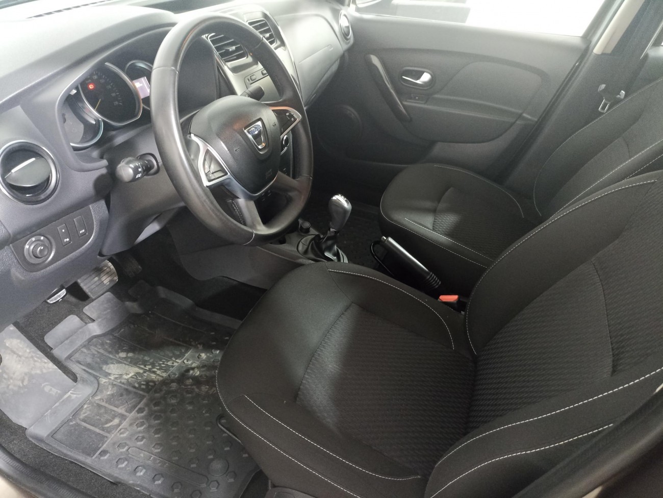 Dacia Logan 1.5 DCI 90 CP, cutie automata