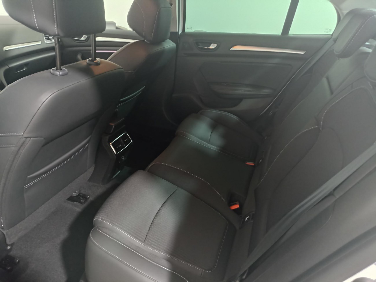 RENAULT Megane Sedan techno TCe 140 GPF EDC, Masina NOUA