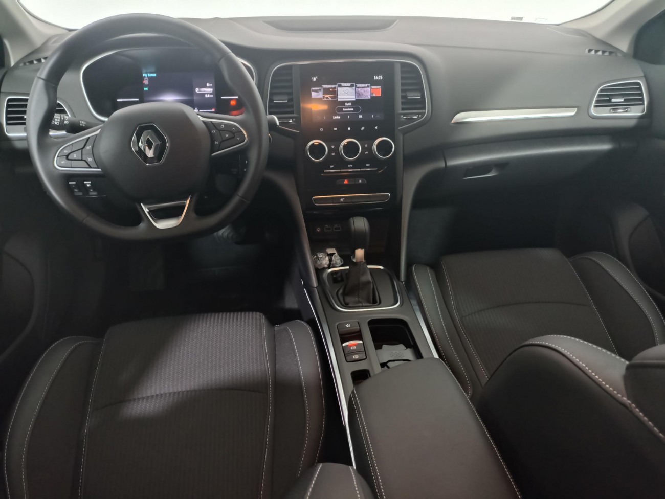 RENAULT Megane Sedan techno TCe 140 GPF EDC, Masina NOUA