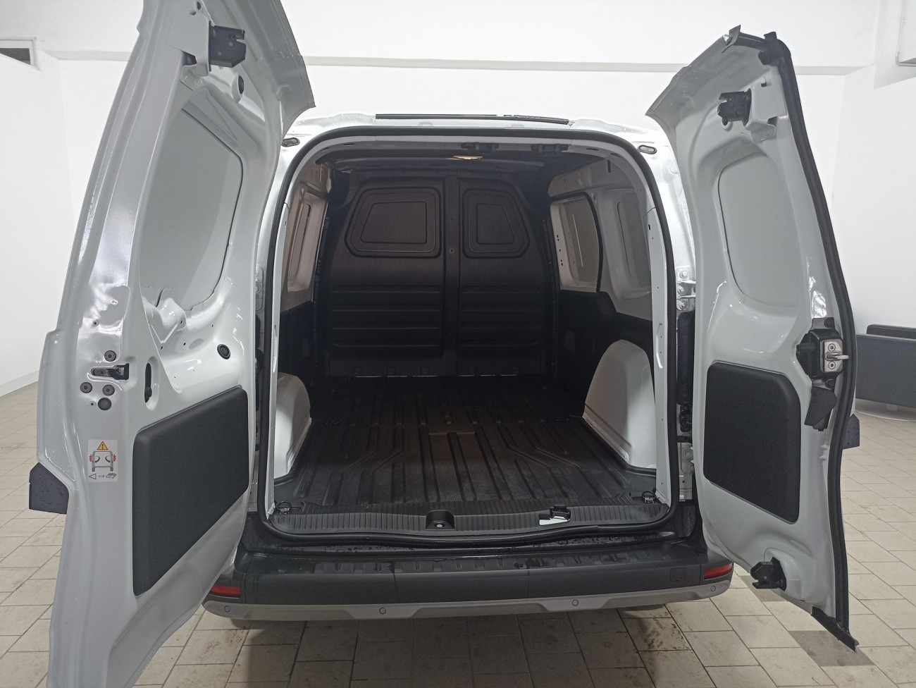 NISSAN TOWNSTAR Versiune: TCe 1.3l 130 CP – Nivel echipare TEKNA NISSAN TOWNSTAR Versiune: TCe 1.3l 130 CP – Nivel echipare TEKNA