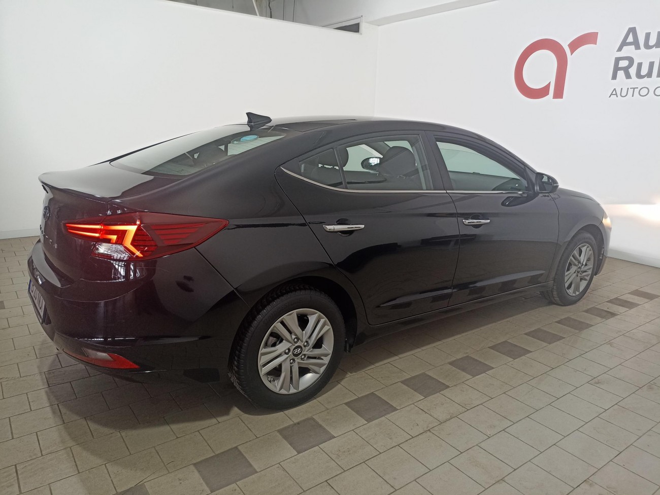 Hyundai Elantra 1.6 127 CP