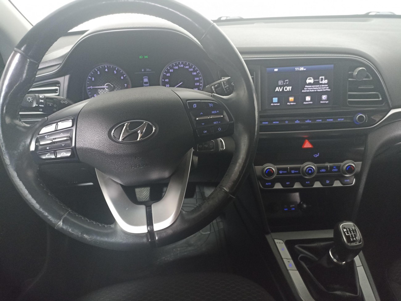 Hyundai Elantra 1.6 127 CP