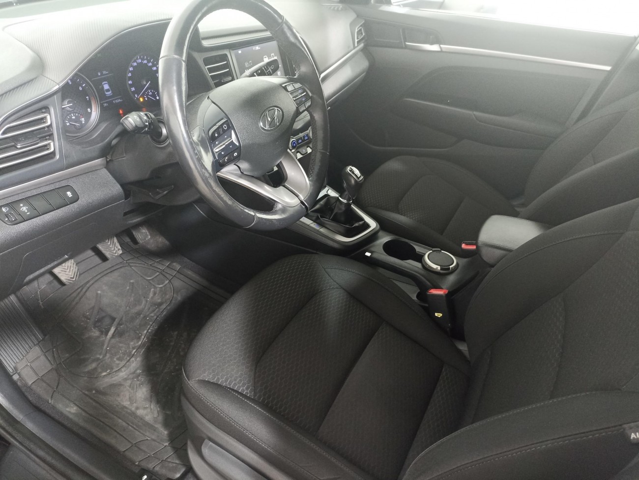 Hyundai Elantra 1.6 127 CP