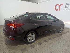 Hyundai Elantra 1.6 127 CP