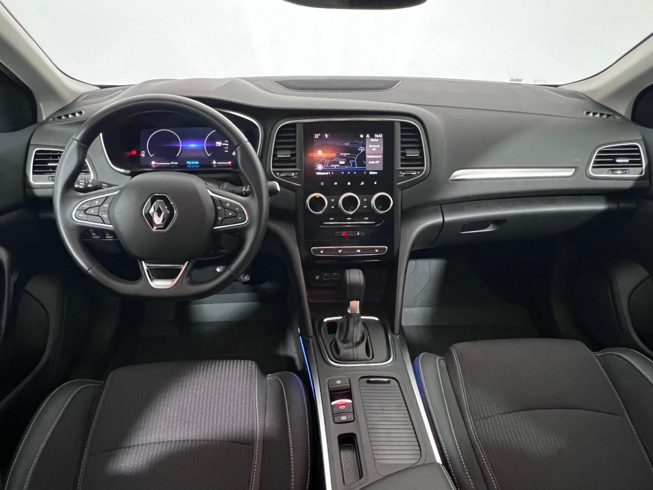 RENAULT Megane Sedan techno TCe 140 GPF EDC