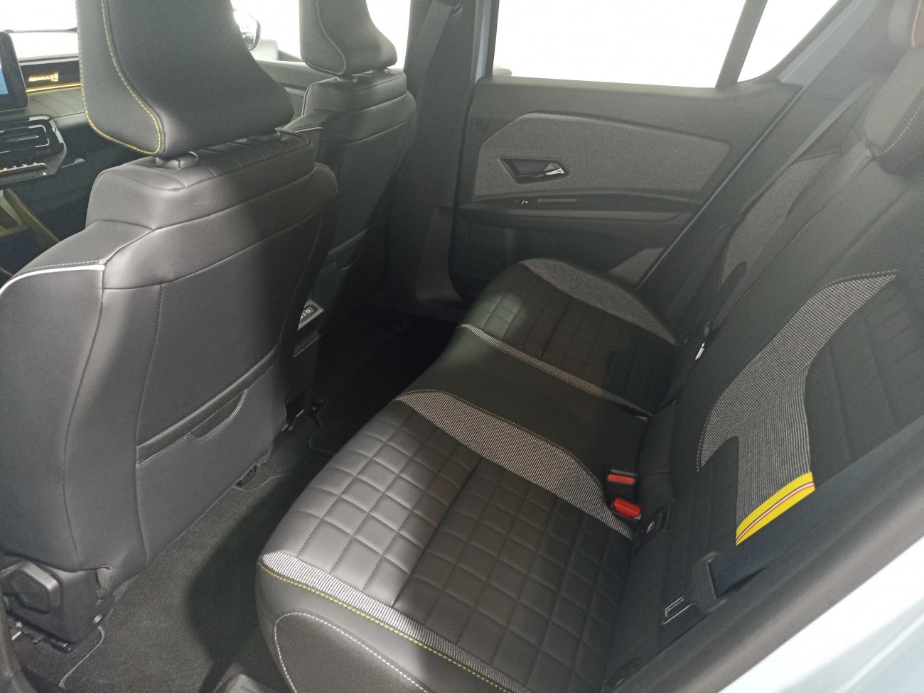 RENAULT 4 E TECH ICONIC COMF RANGE 150 CP