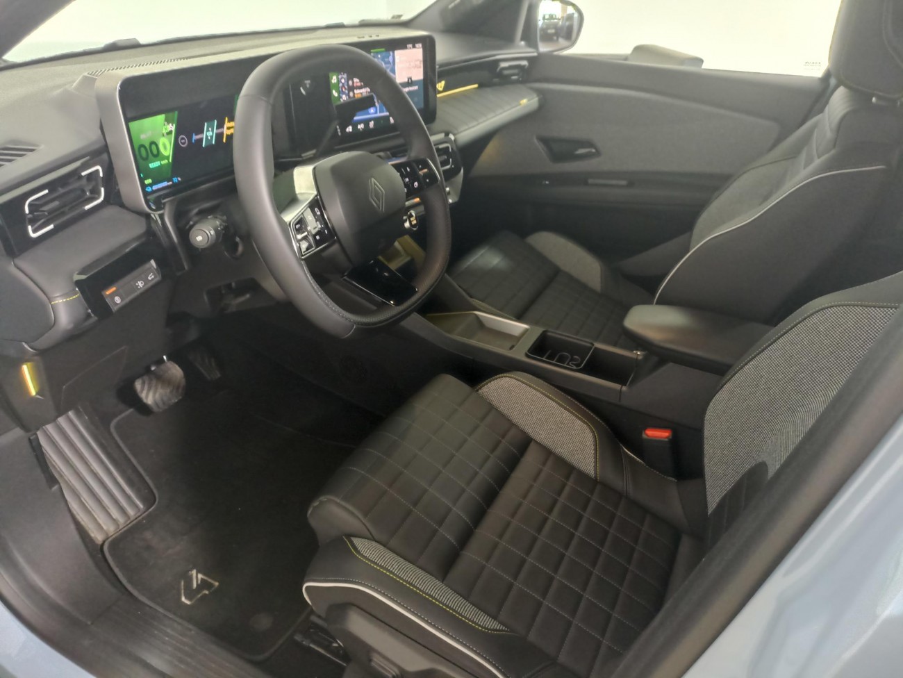 RENAULT 4 E TECH ICONIC COMF RANGE 150 CP