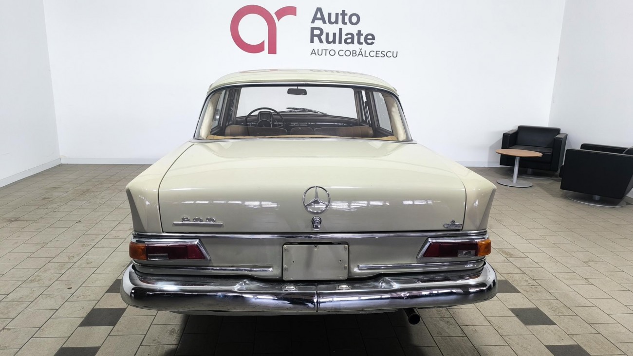 Mercedes-Benz 200 W110 Heckflosse – An fabricatie 1966 – 2.0 Benzină – 105 CP – Oldtimer Mercedes-Benz 200 W110 Heckflosse – An fabricatie 1966 – 2.0 Benzină – 105 CP – Oldtimer