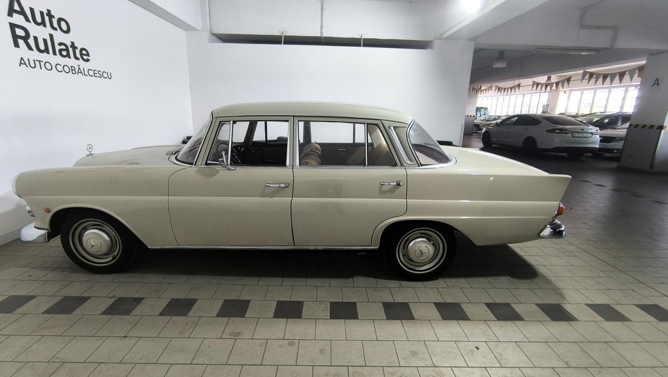 Mercedes-Benz 200 W110 Heckflosse – An fabricatie 1966 – 2.0 Benzină – 105 CP – Oldtimer Mercedes-Benz 200 W110 Heckflosse – An fabricatie 1966 – 2.0 Benzină – 105 CP – Oldtimer