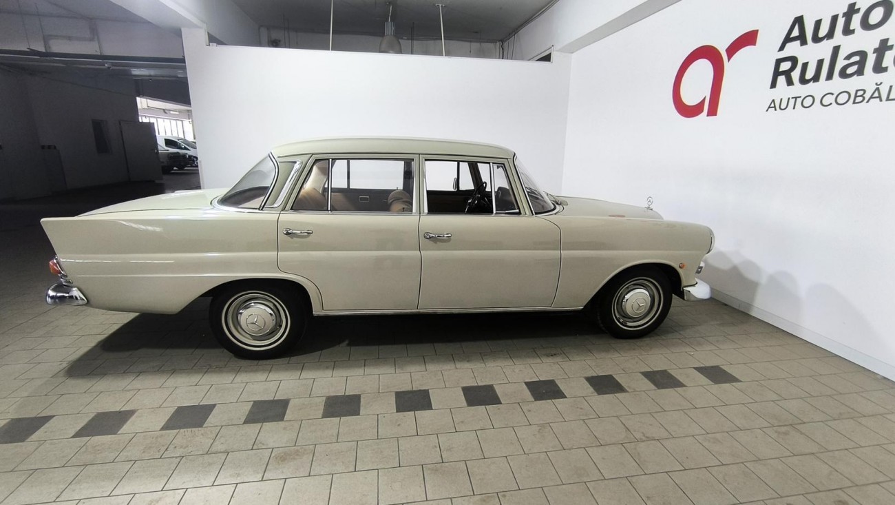 Mercedes-Benz 200 W110 Heckflosse – An fabricatie 1966 – 2.0 Benzină – 105 CP – Oldtimer Mercedes-Benz 200 W110 Heckflosse – An fabricatie 1966 – 2.0 Benzină – 105 CP – Oldtimer