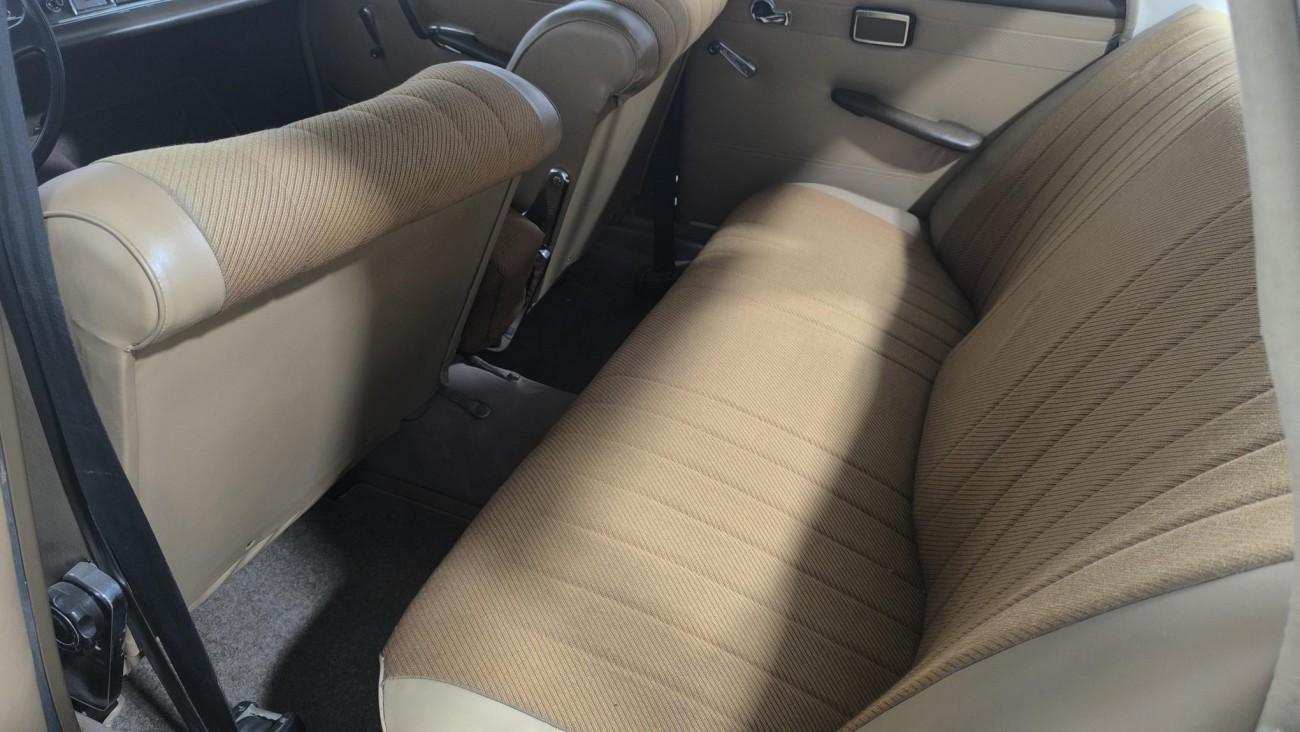 Mercedes-Benz 200 W110 Heckflosse – An fabricatie 1966 – 2.0 Benzină – 105 CP – Oldtimer Mercedes-Benz 200 W110 Heckflosse – An fabricatie 1966 – 2.0 Benzină – 105 CP – Oldtimer