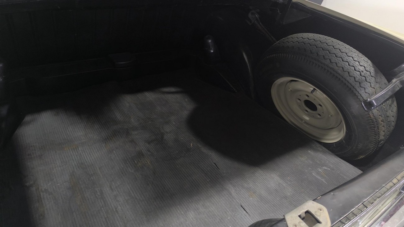 Mercedes-Benz 200 W110 Heckflosse – An fabricatie 1966 – 2.0 Benzină – 105 CP – Oldtimer Mercedes-Benz 200 W110 Heckflosse – An fabricatie 1966 – 2.0 Benzină – 105 CP – Oldtimer