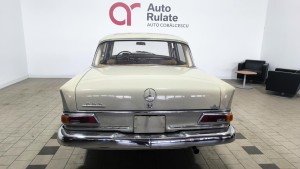 Mercedes-Benz 200 W110 Heckflosse – An fabricatie 1966 – 2.0 Benzină – 105 CP – Oldtimer Mercedes-Benz 200 W110 Heckflosse – An fabricatie 1966 – 2.0 Benzină – 105 CP – Oldtimer
