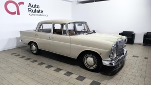 Mercedes-Benz 200 W110 Heckflosse – An fabricatie 1966 – 2.0 Benzină – 105 CP – Oldtimer Mercedes-Benz 200 W110 Heckflosse – An fabricatie 1966 – 2.0 Benzină – 105 CP – Oldtimer