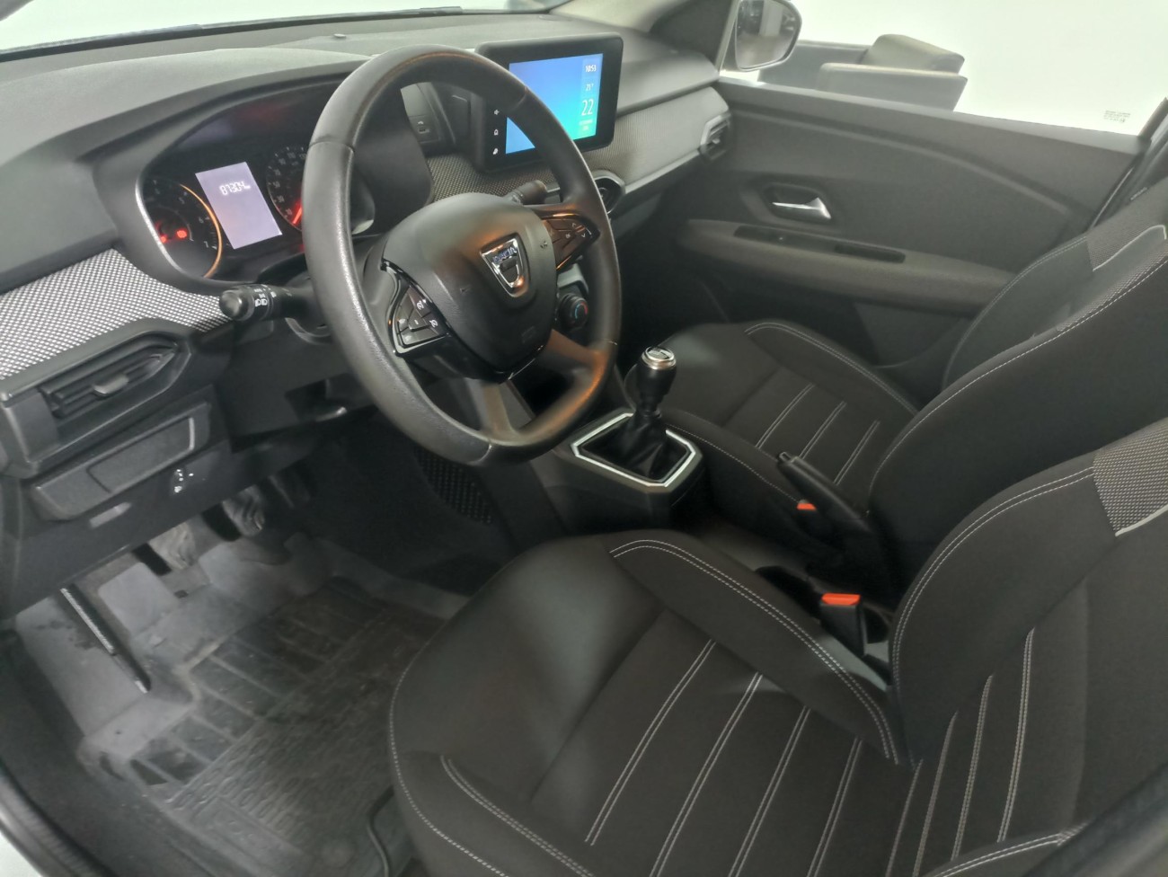 Dacia Logan 1.0 TCE 90 CP. Confort Dacia Logan 1.0 TCE 90 CP. Confort